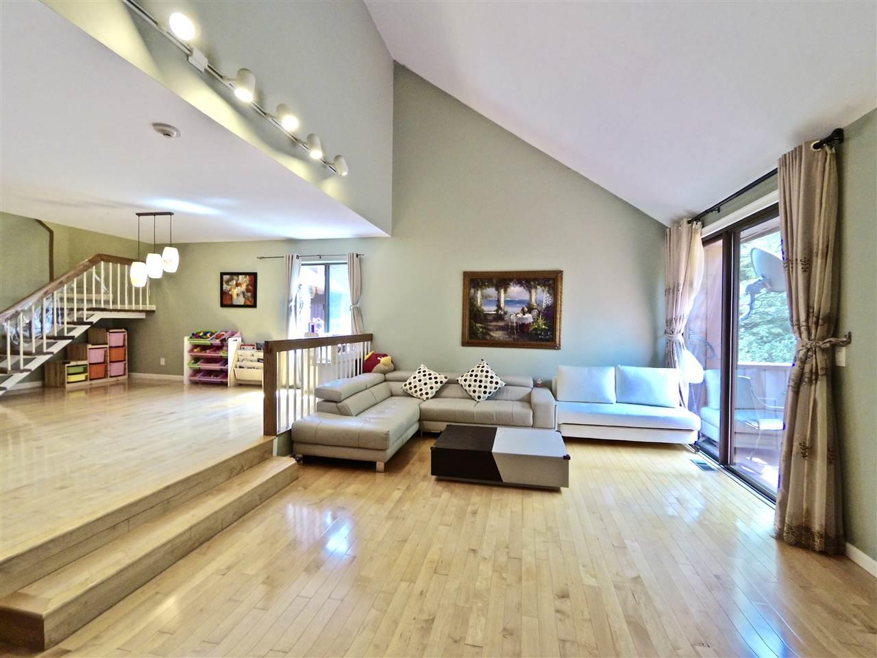 576 Sanderling Ct - Photo 1