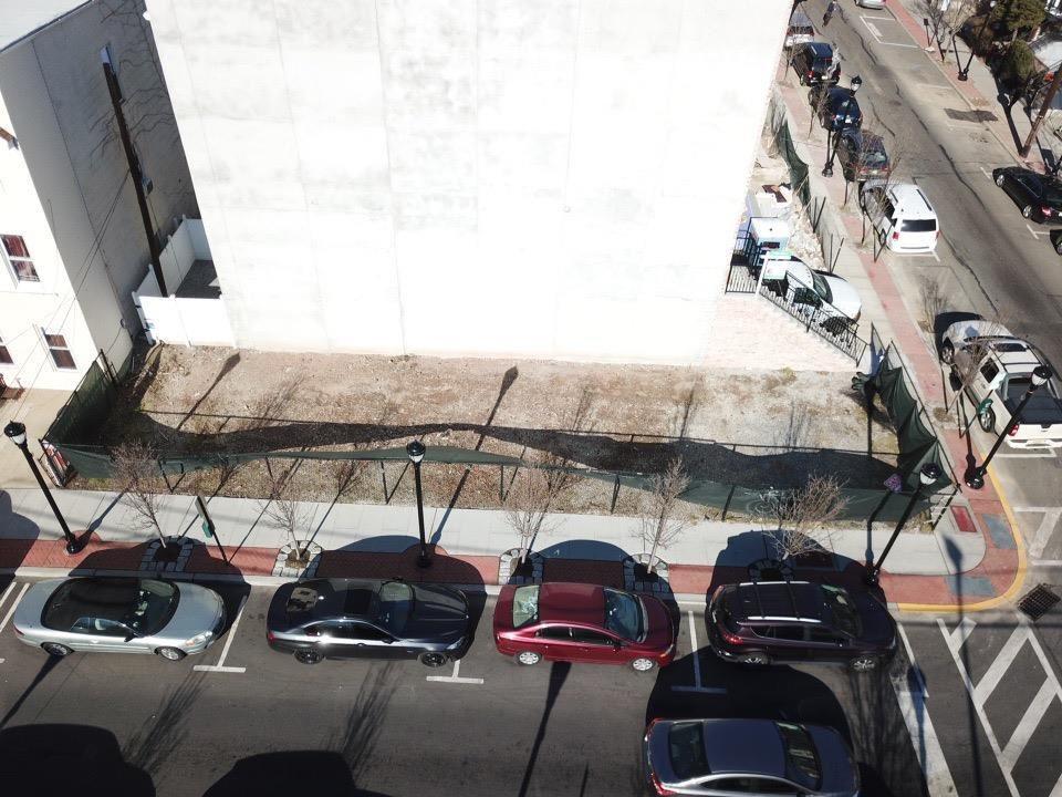 201 New York Ave - Photo 1