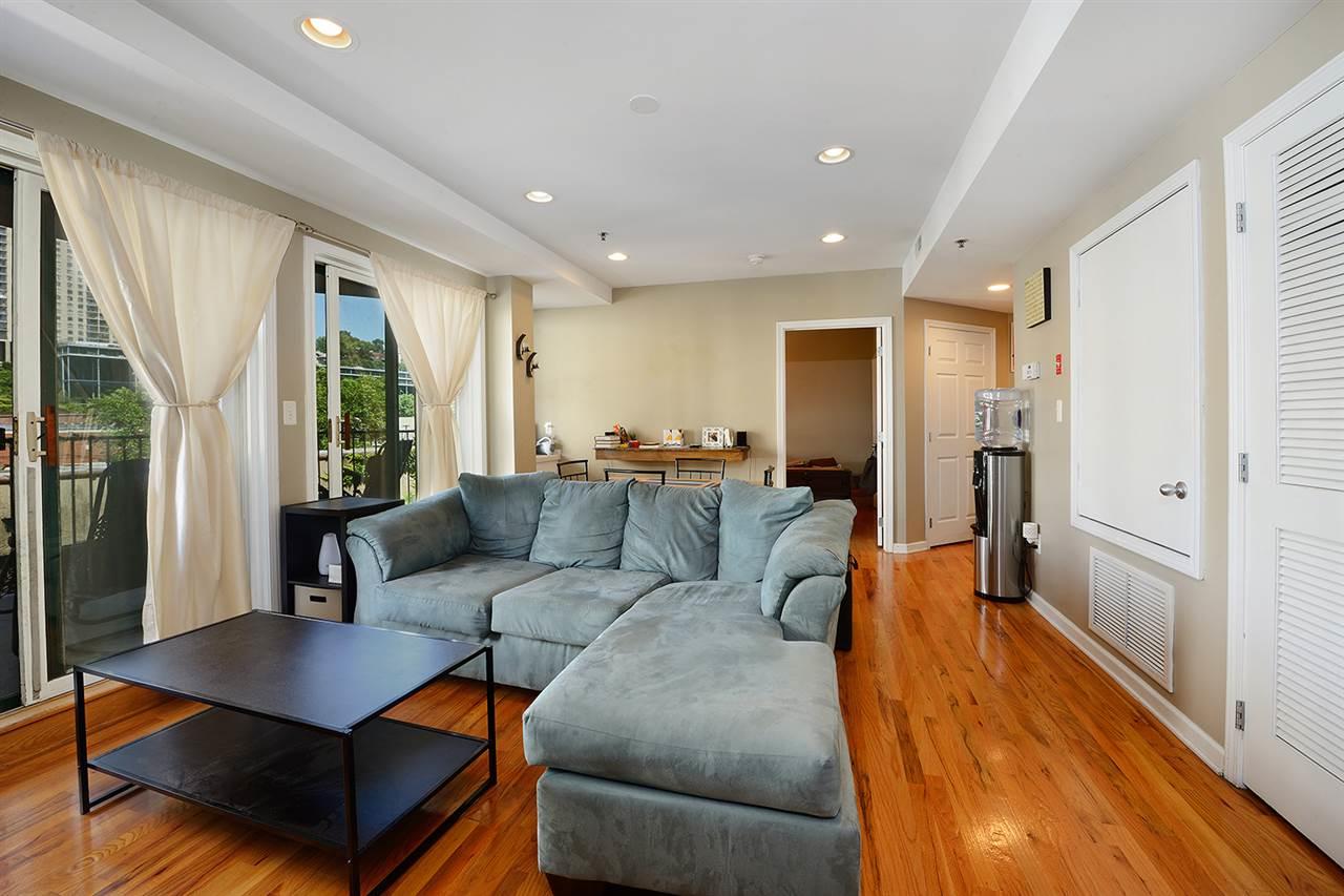 920 Jefferson St - Photo 1