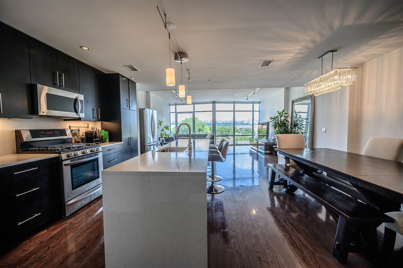 100 Thompson Lane - Photo 1