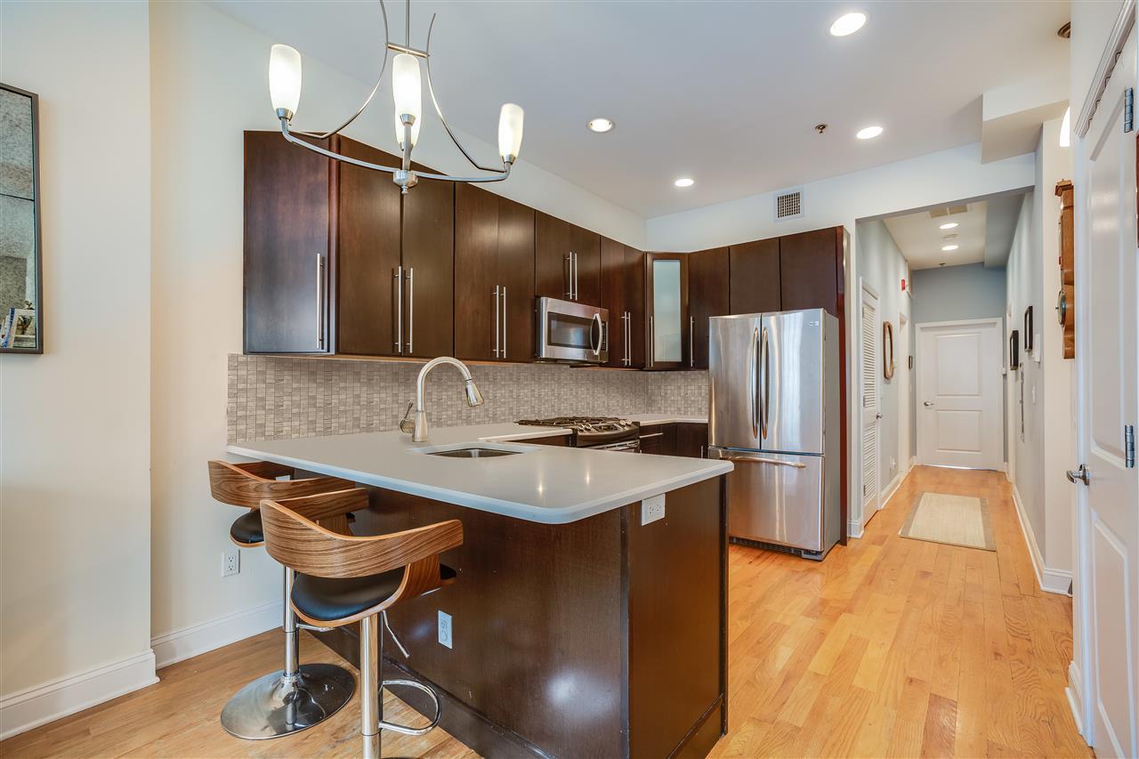 522 Hudson St - Photo 1