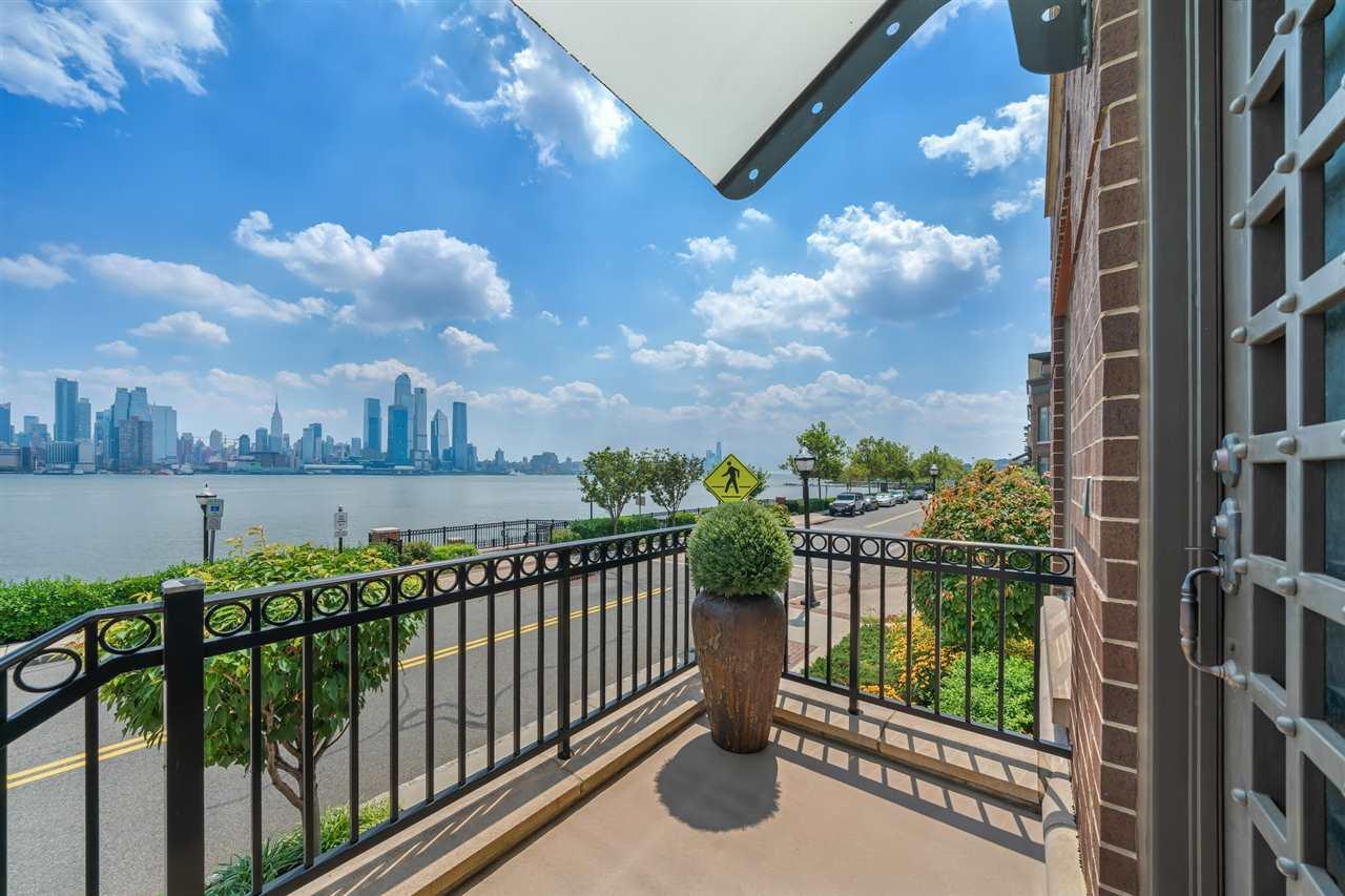 8 Henley Pl - Photo 1