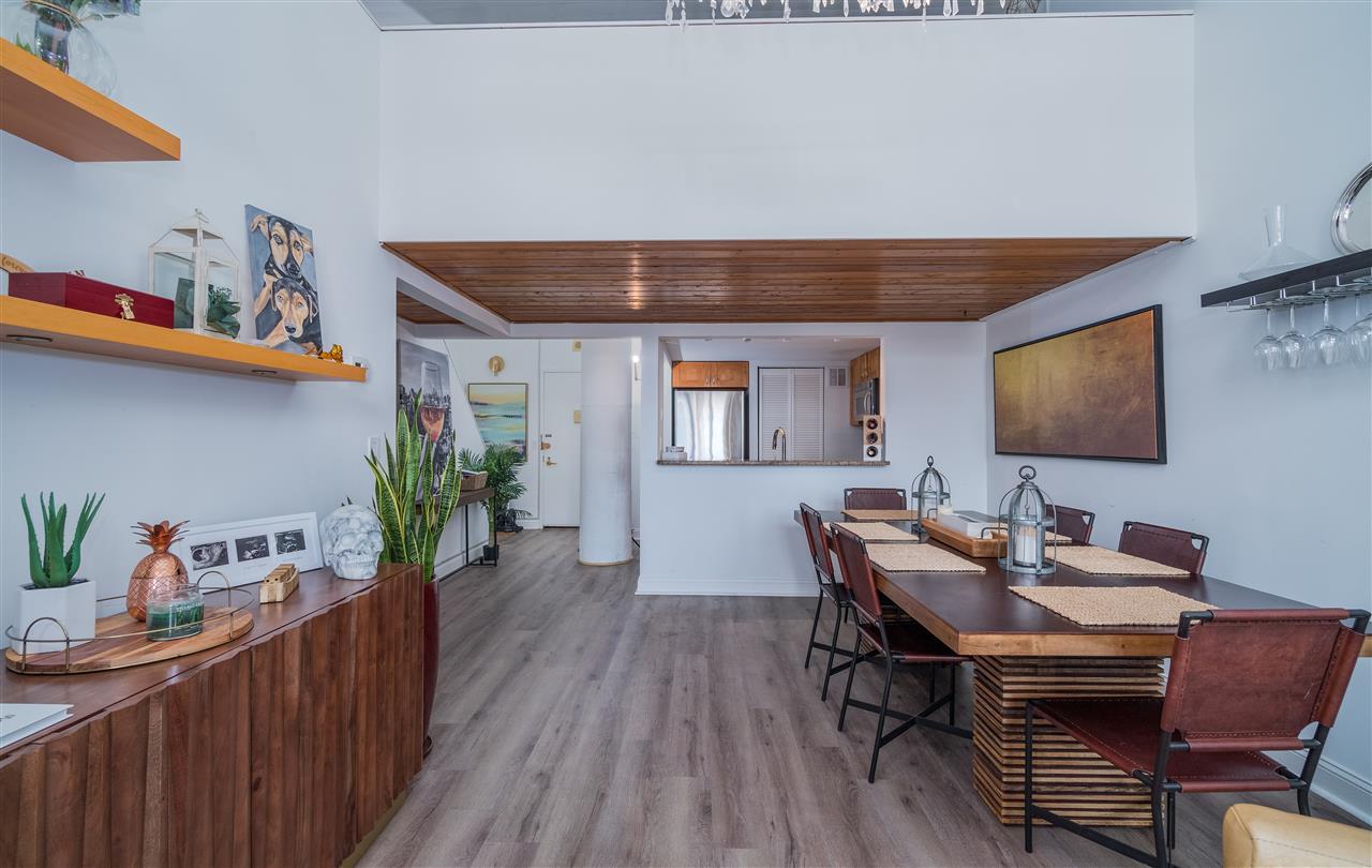 205 10TH ST - Photo 1