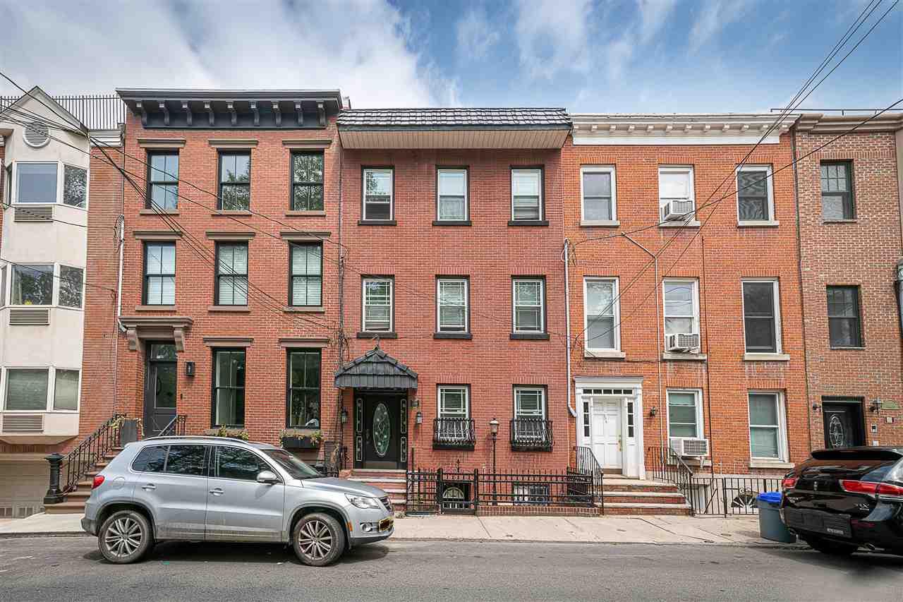 206 5TH ST - Photo 1