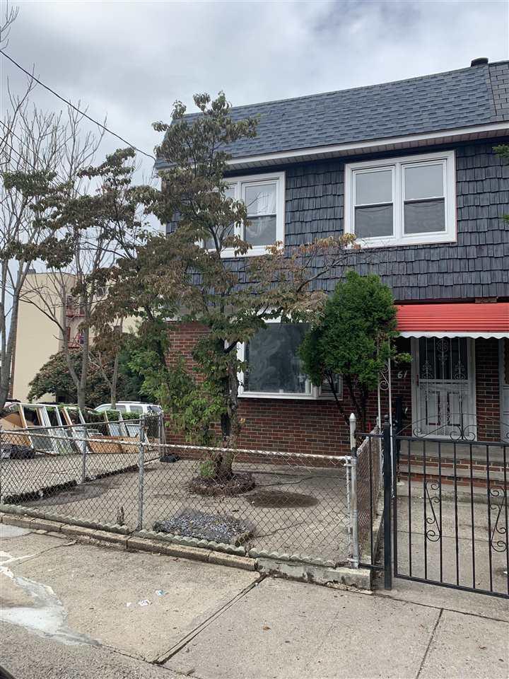 61 Van Wagenen Ave - Photo 1