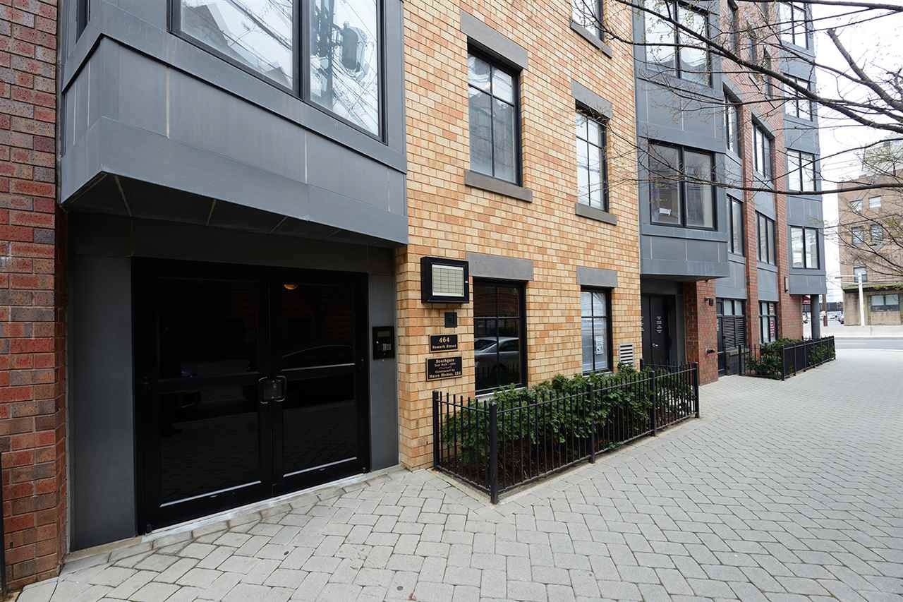 464 Newark St - Photo 1