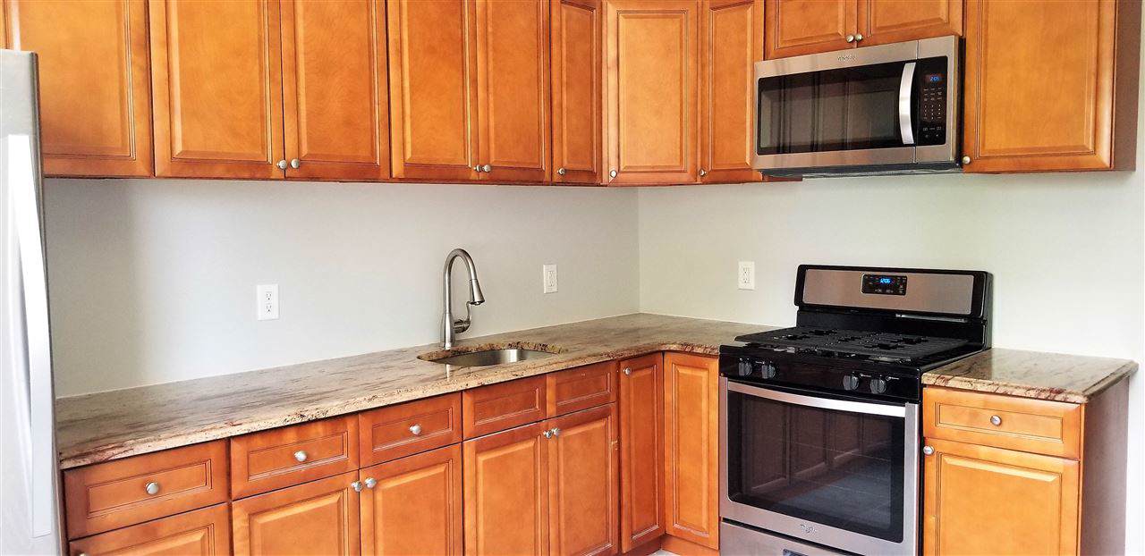 64 Lord Ave - Photo 1