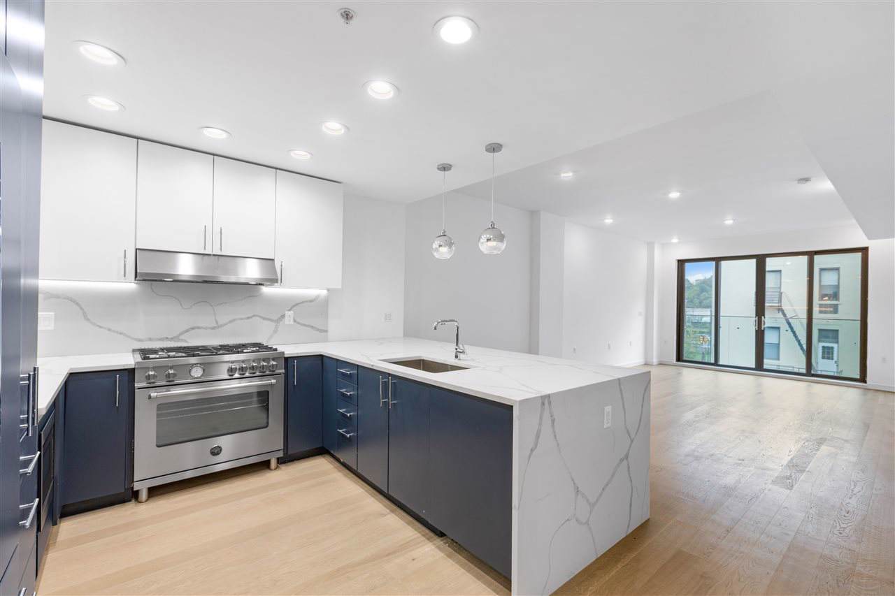 70 Monroe St - Photo 1
