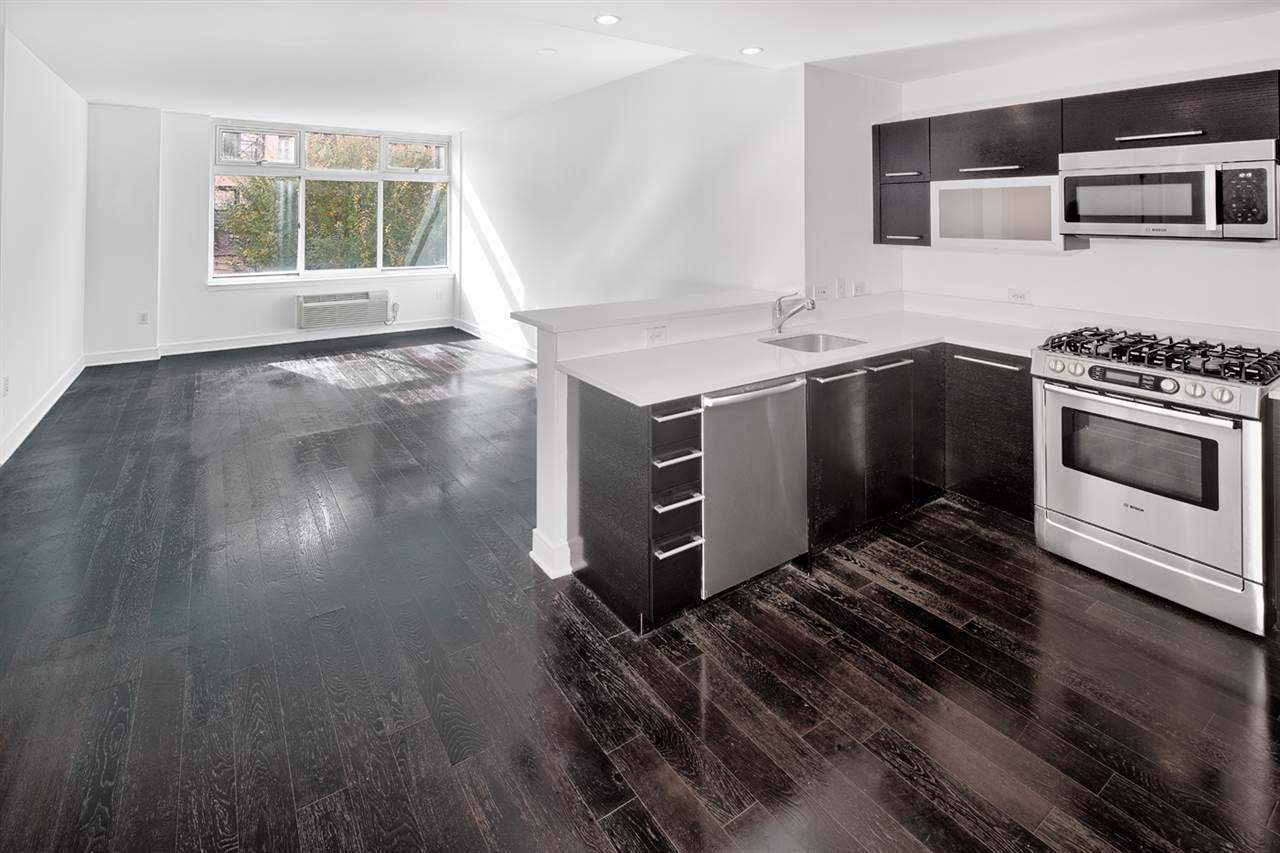 1450 Washington St - Photo 1
