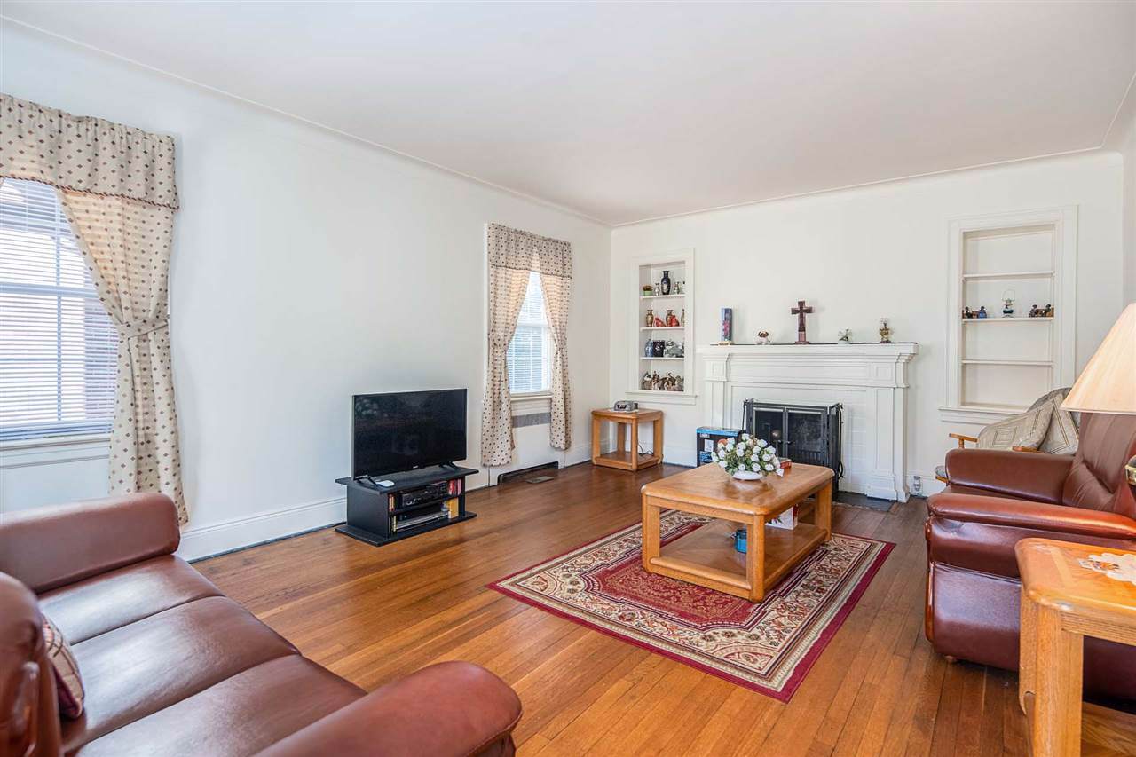 165 Cambridge Ave - Photo 1