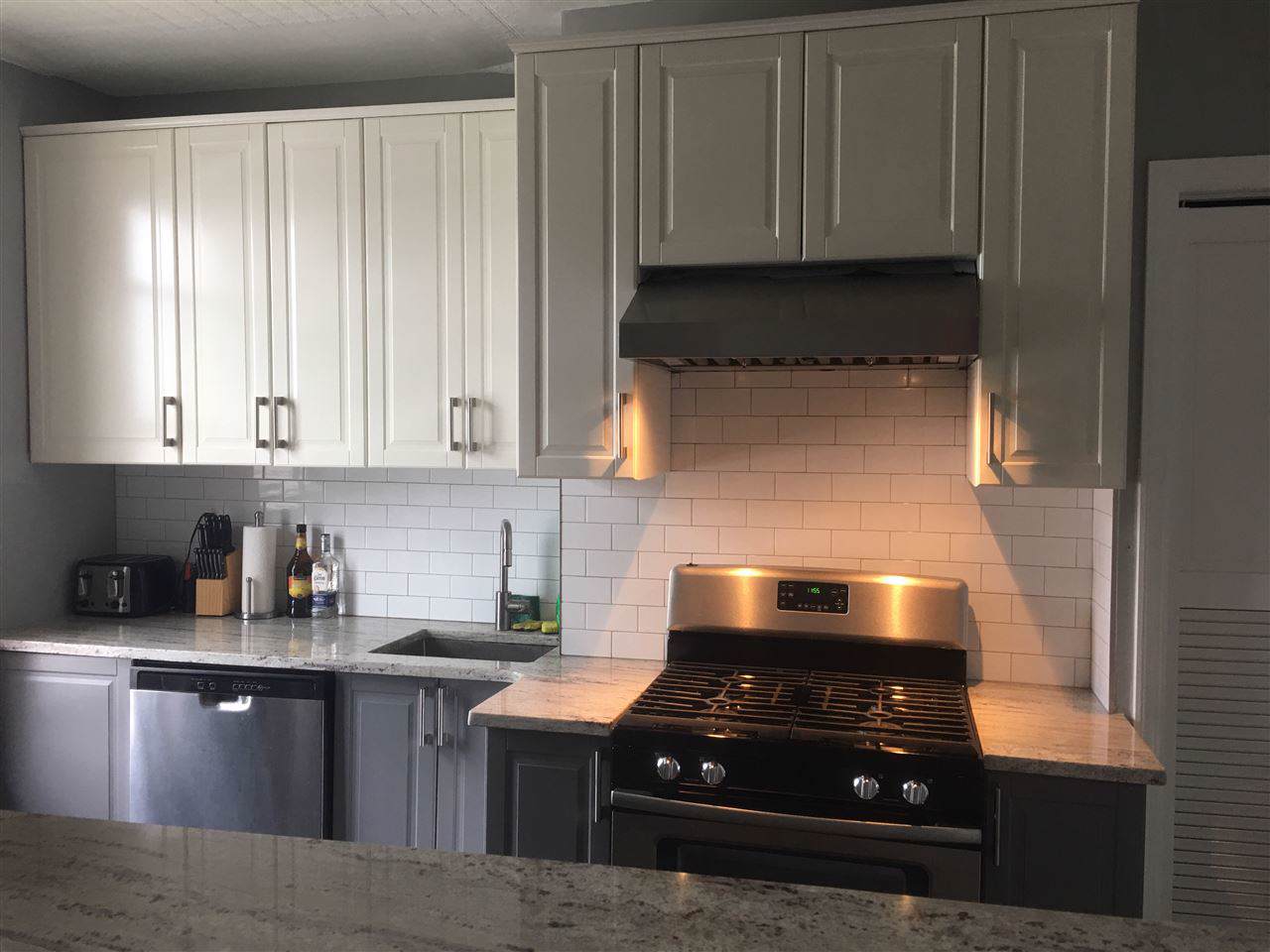 68 Zabriskie St - Photo 1