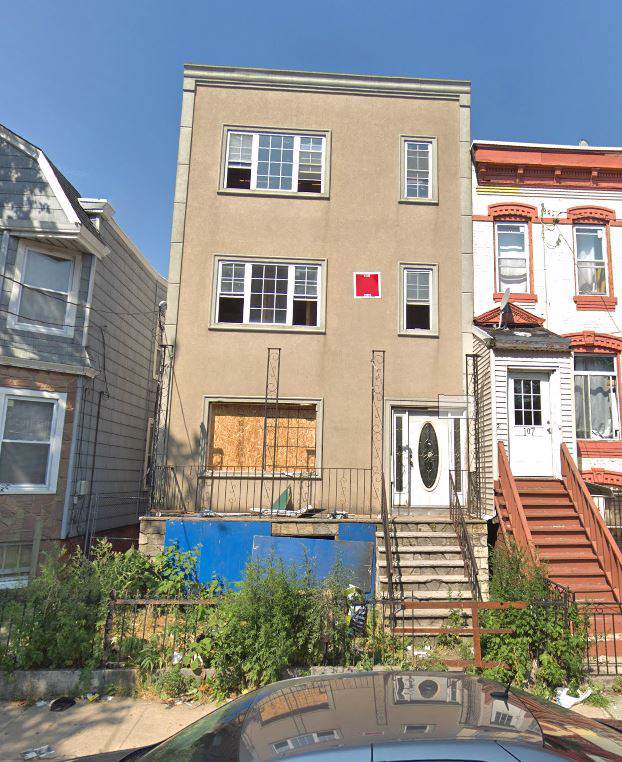 105 Storms Ave - Photo 1