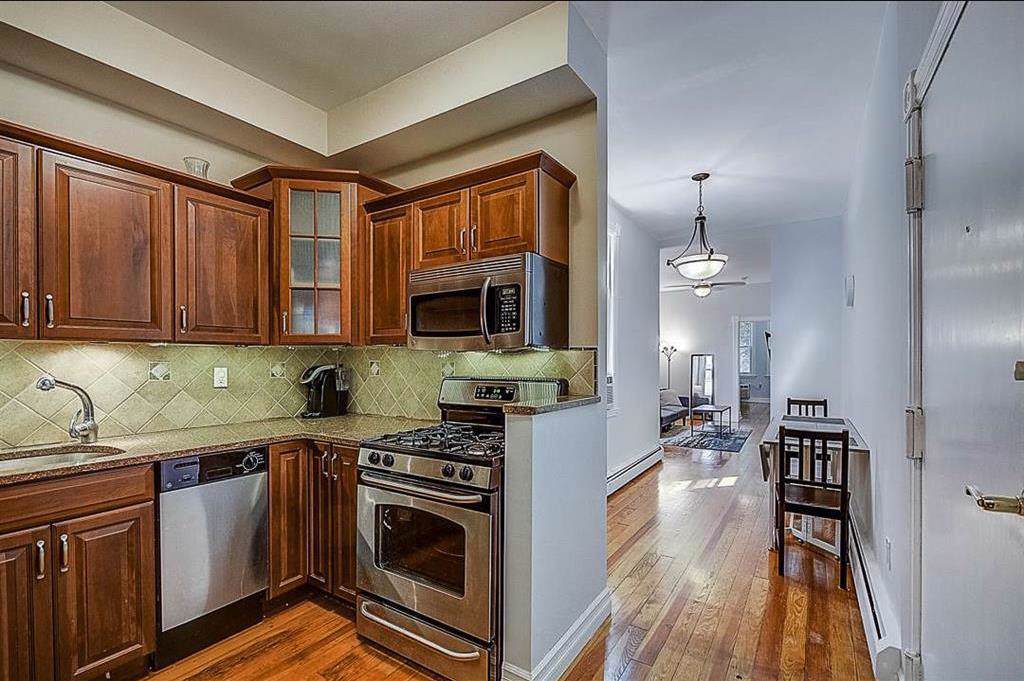 259 Griffith St - Photo 1