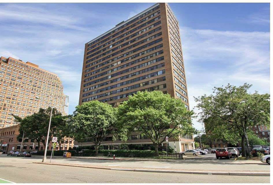 135 Montgomery St - Photo 1