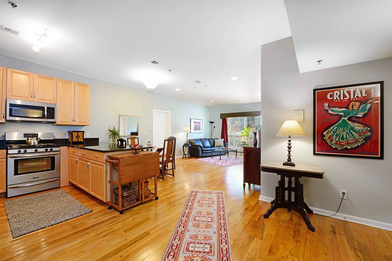 108 Monroe St - Photo 1