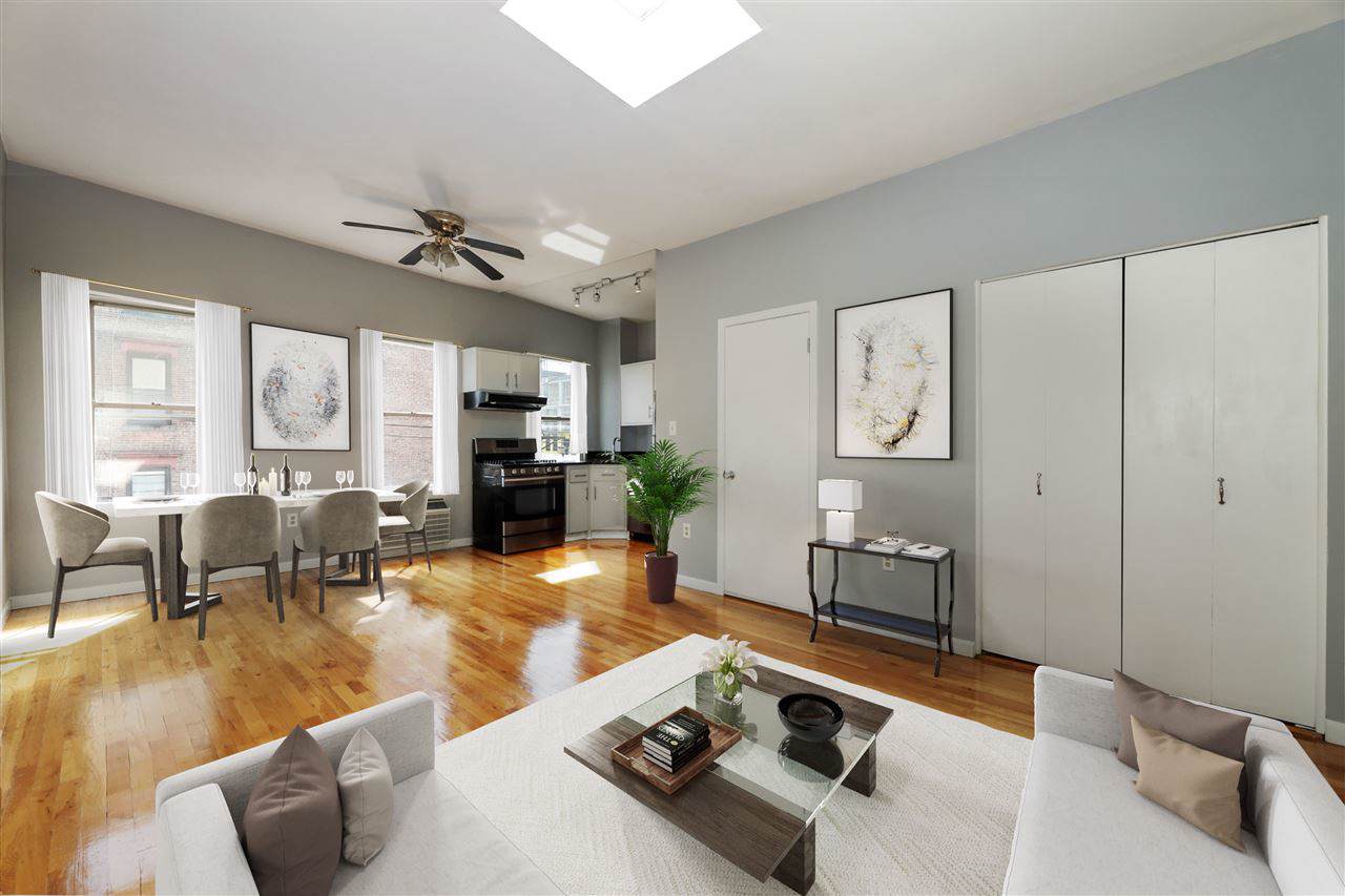 500 Madison St - Photo 1