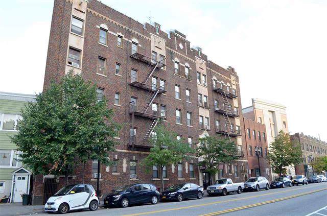 821 Bergen Ave - Photo 1