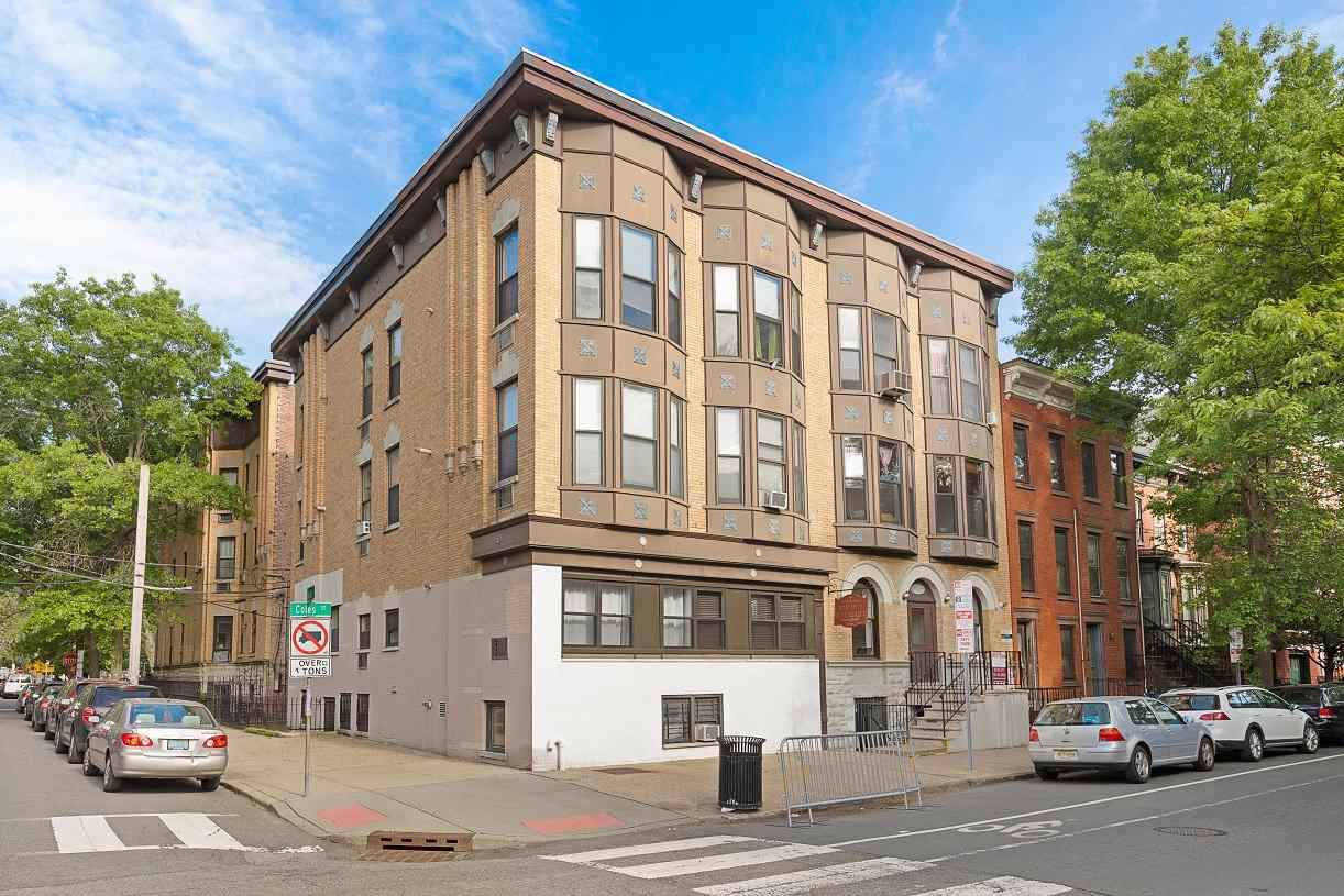 168 Coles St - Photo 1