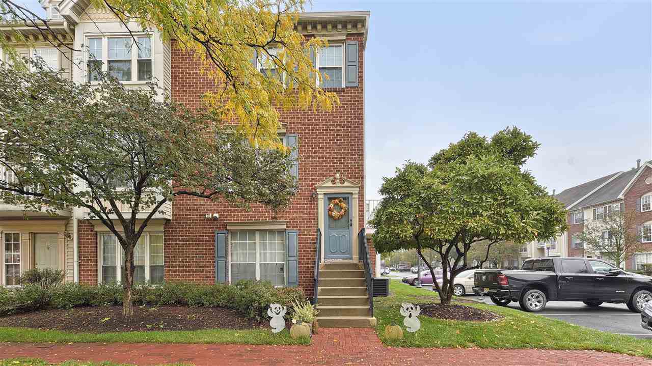 13 Holly St - Photo 1