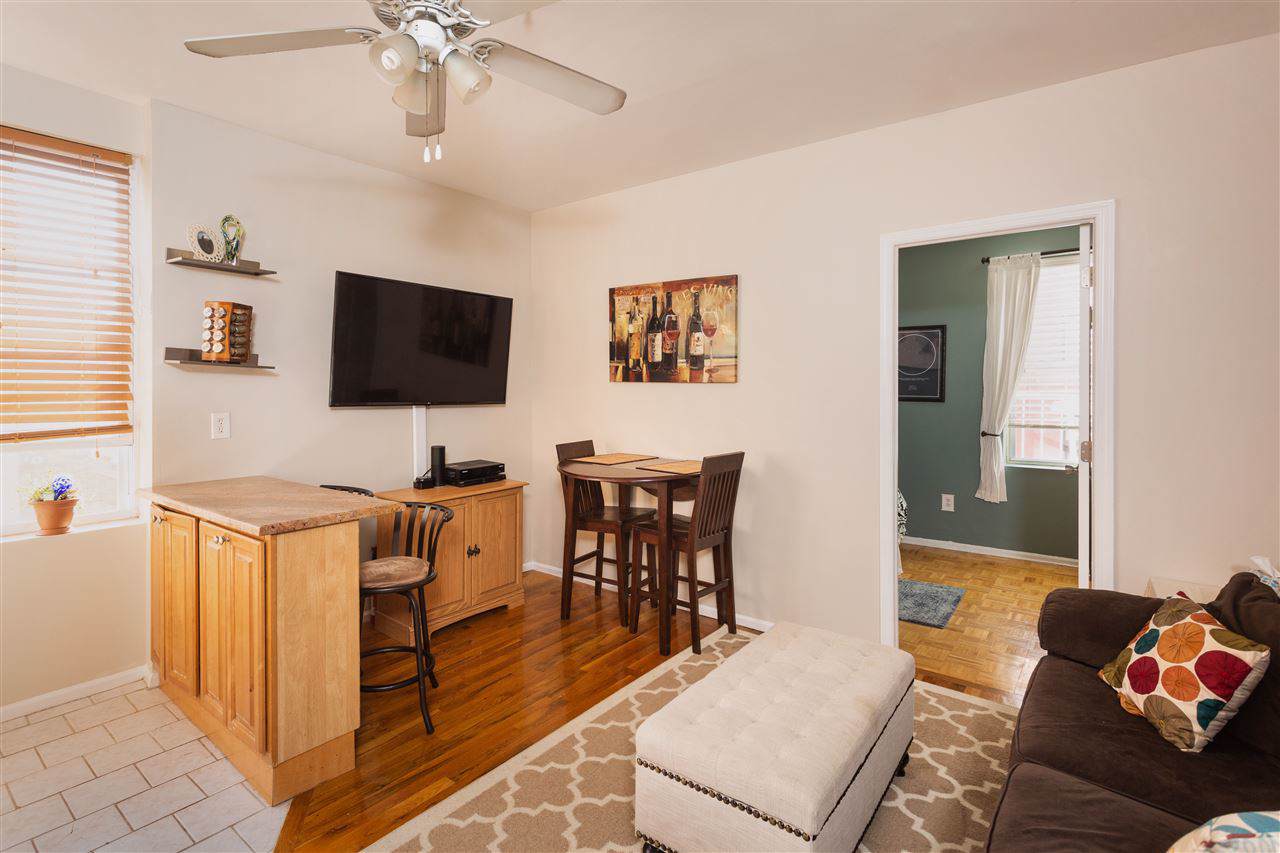 734 Adams St - Photo 1