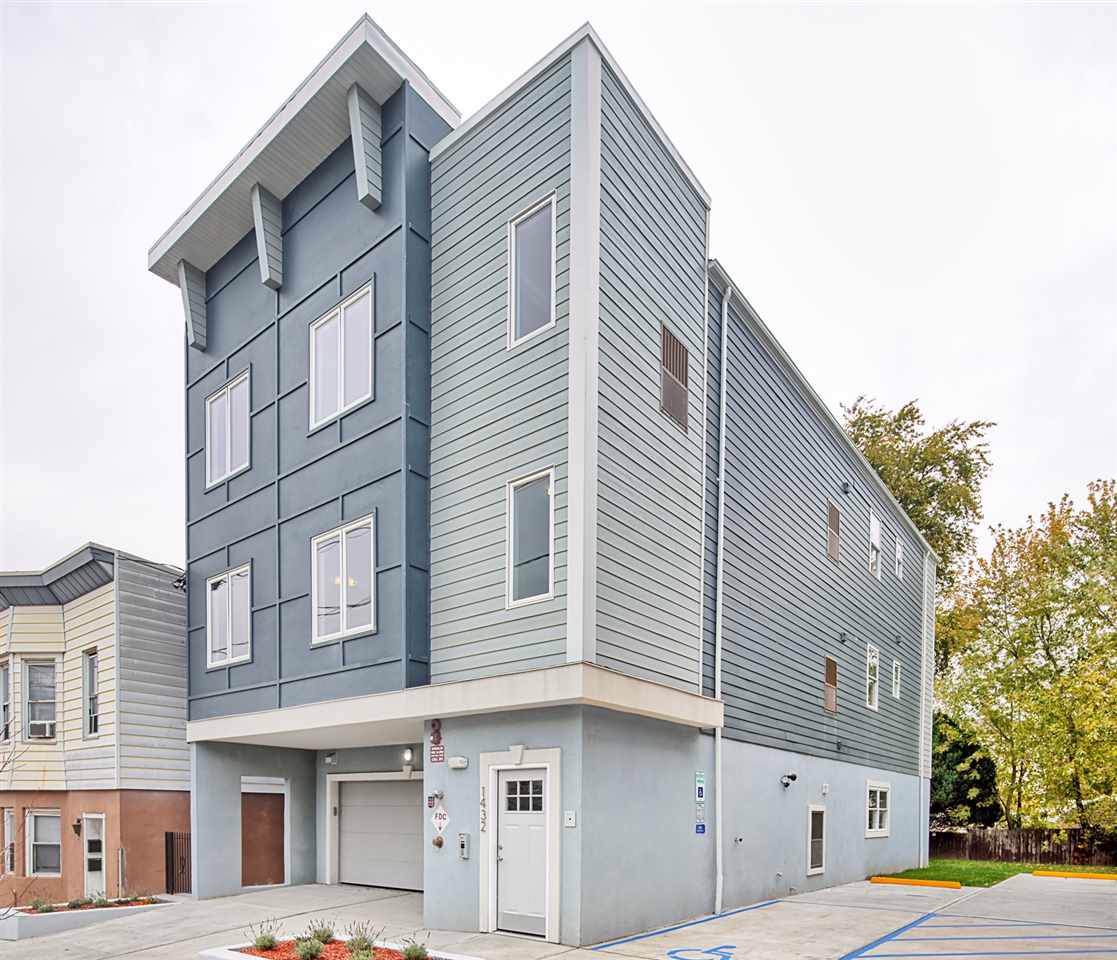 1432 46TH ST - Photo 1