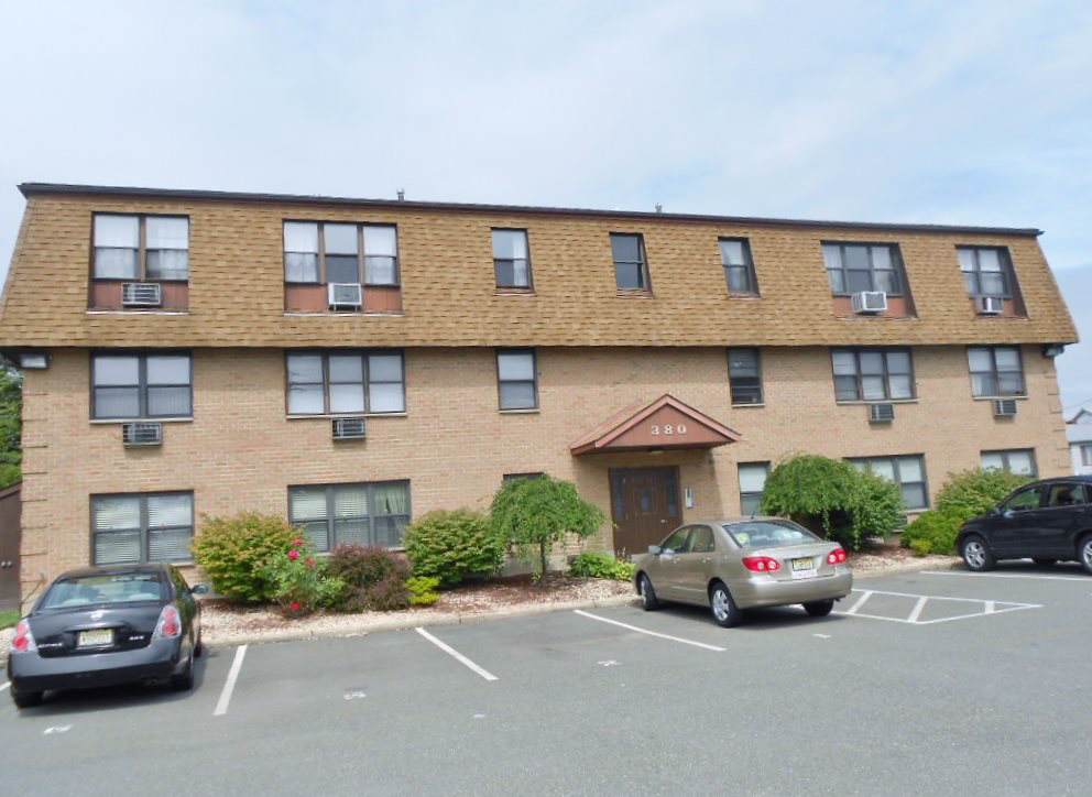 380 Front St - Photo 1