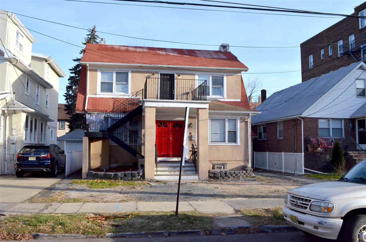512 79TH ST - Photo 1