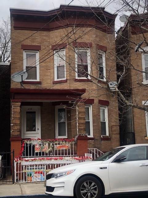 210 61ST ST - Photo 1