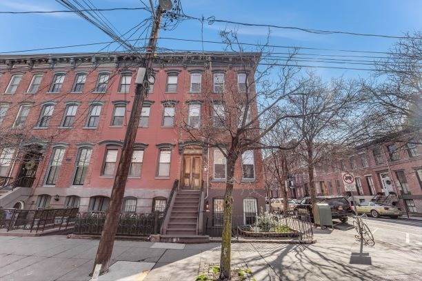 612 Jersey Ave - Photo 1