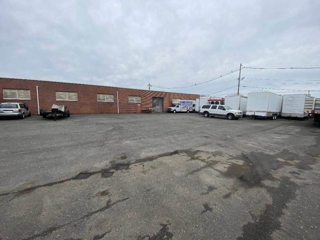 415 14TH ST - Photo 1