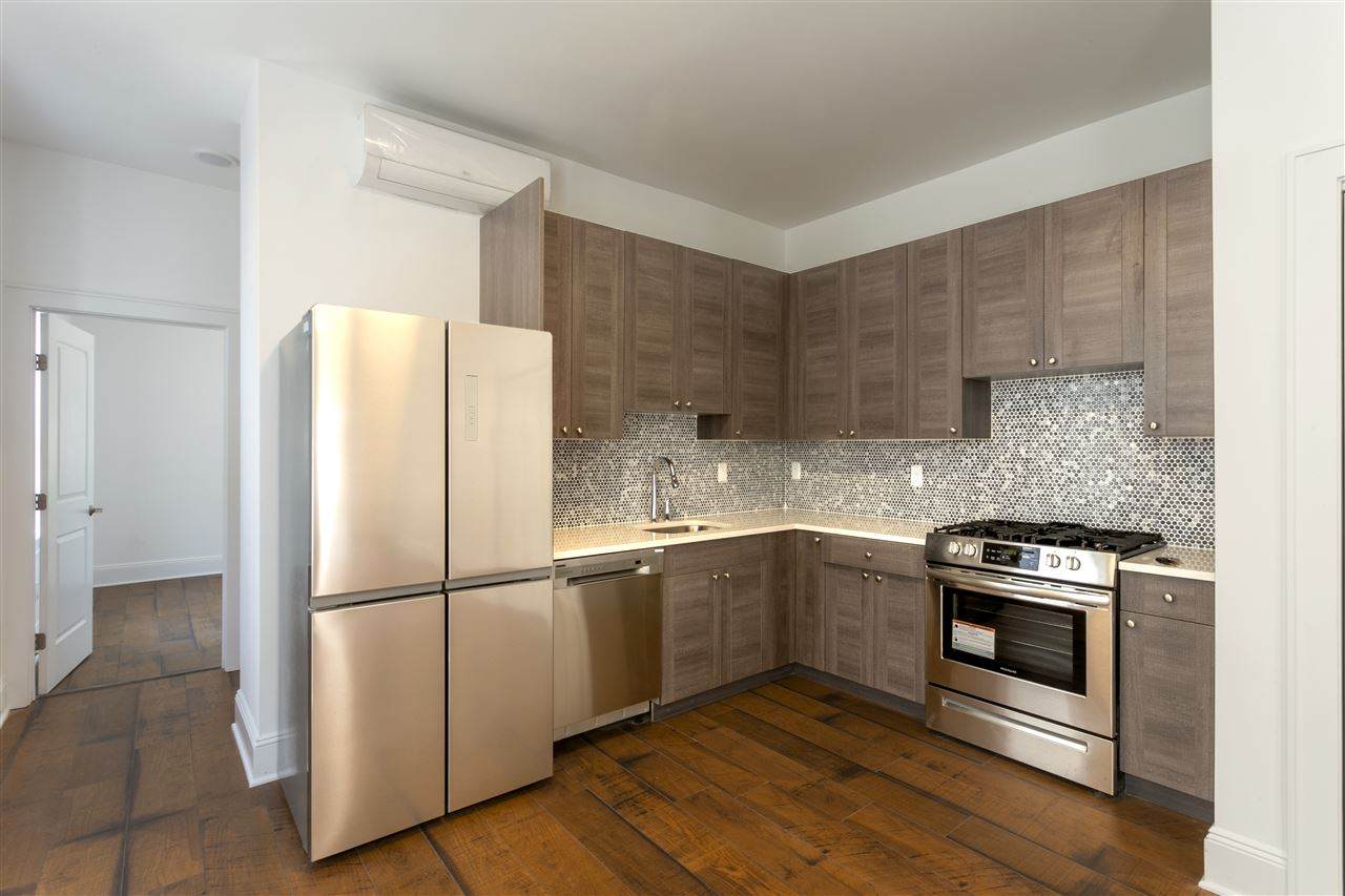 539 Palisade Ave - Photo 1