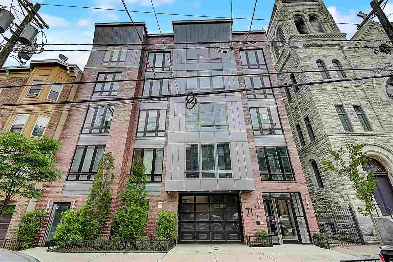 71 Monroe St - Photo 1