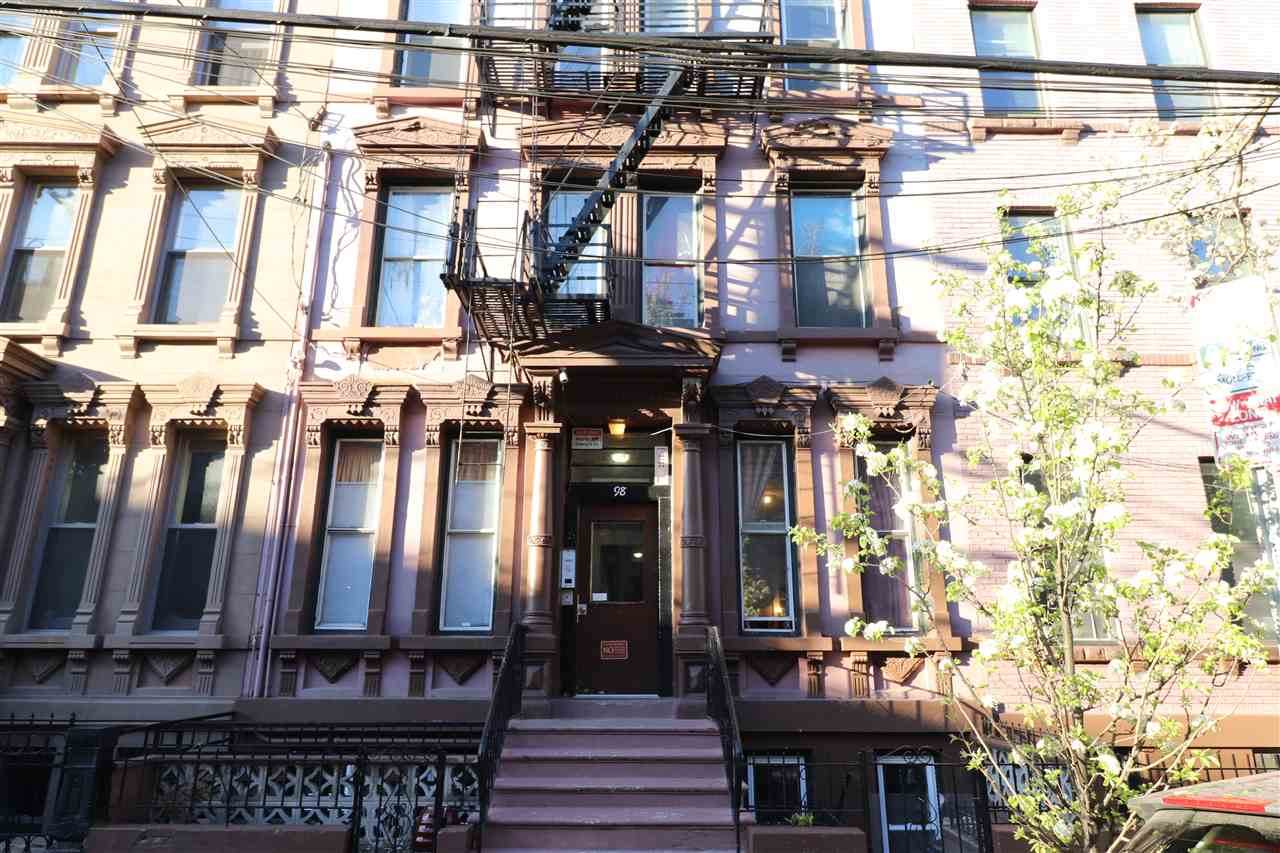 96 Wayne St - Photo 1