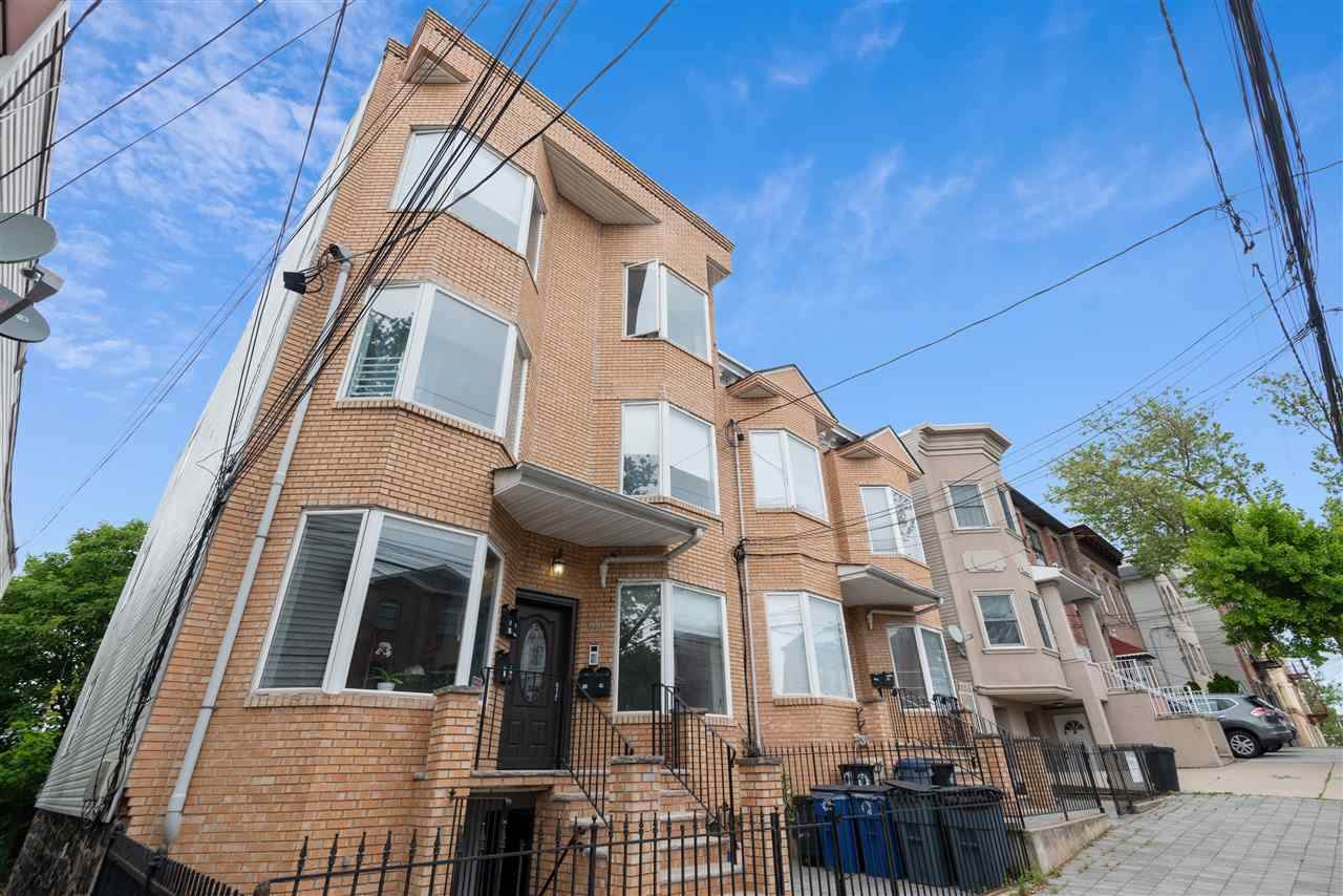 100 Leonard St - Photo 1