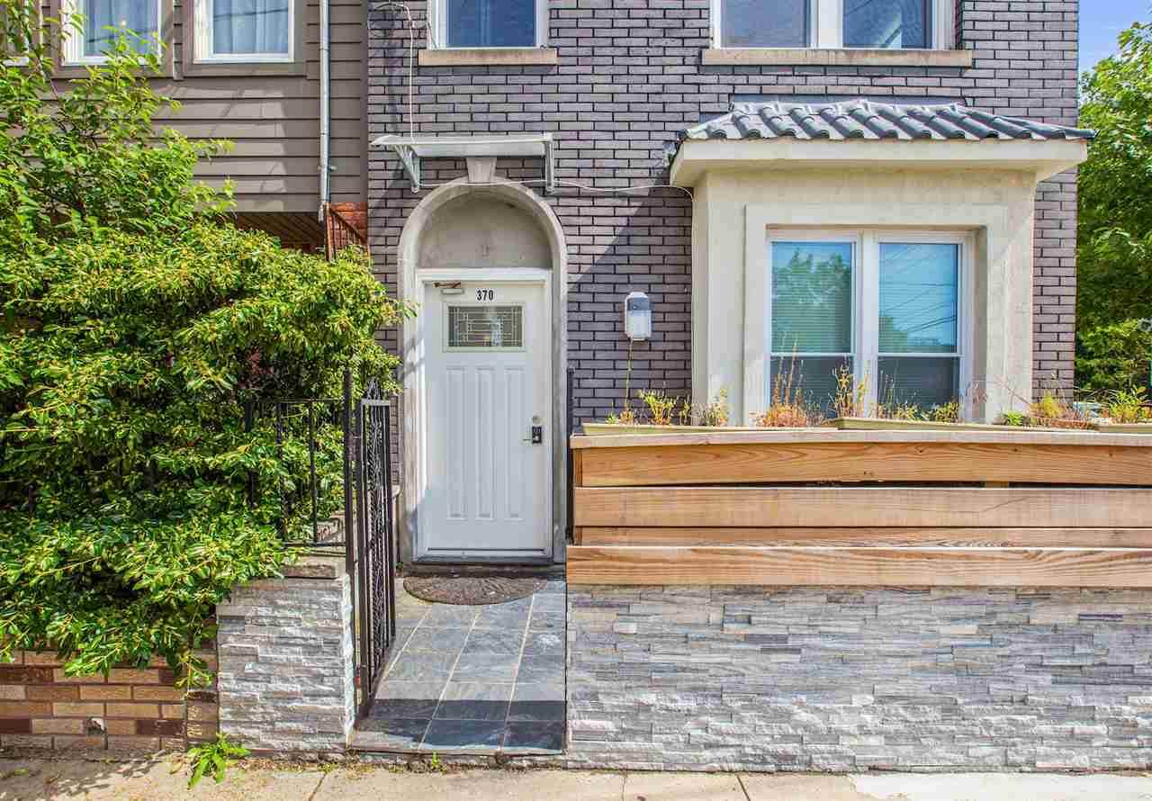 370 5TH ST - Photo 1