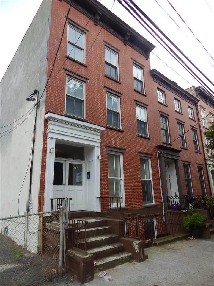 135 Sussex St - Photo 1