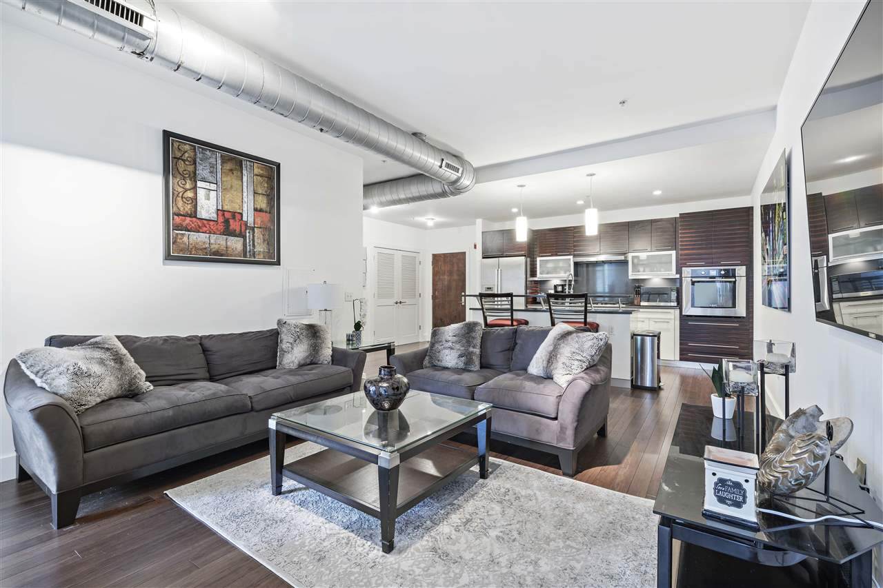 650 Montgomery St - Photo 1