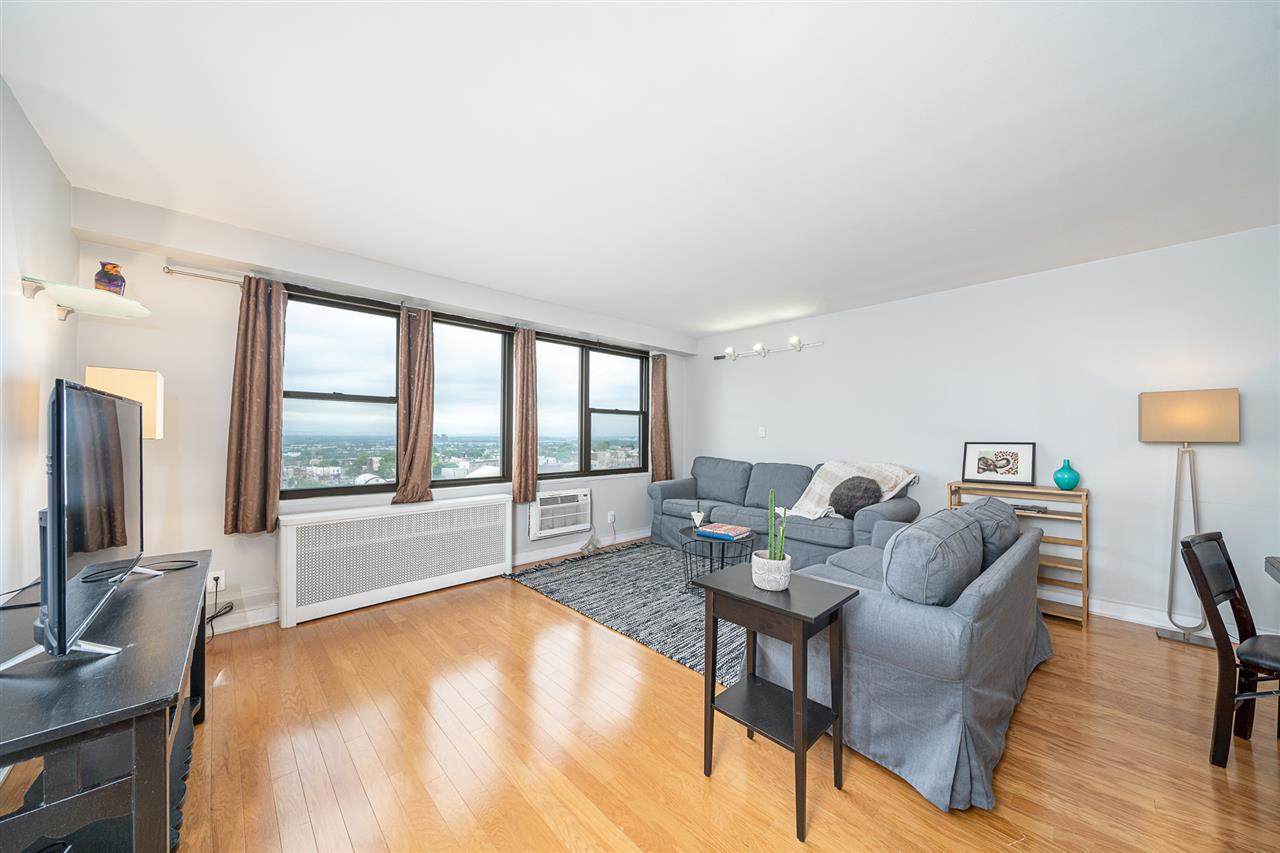 500 Central Ave - Photo 1