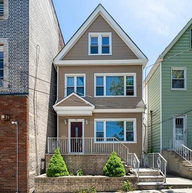 196 Avenue C - Photo 1
