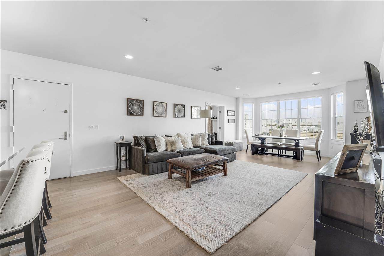 128 Harrison St - Photo 1