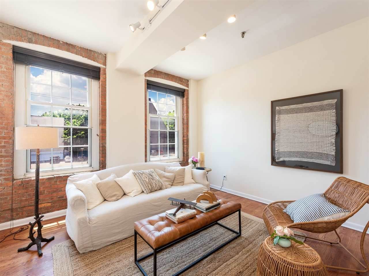 347 Varick St - Photo 1
