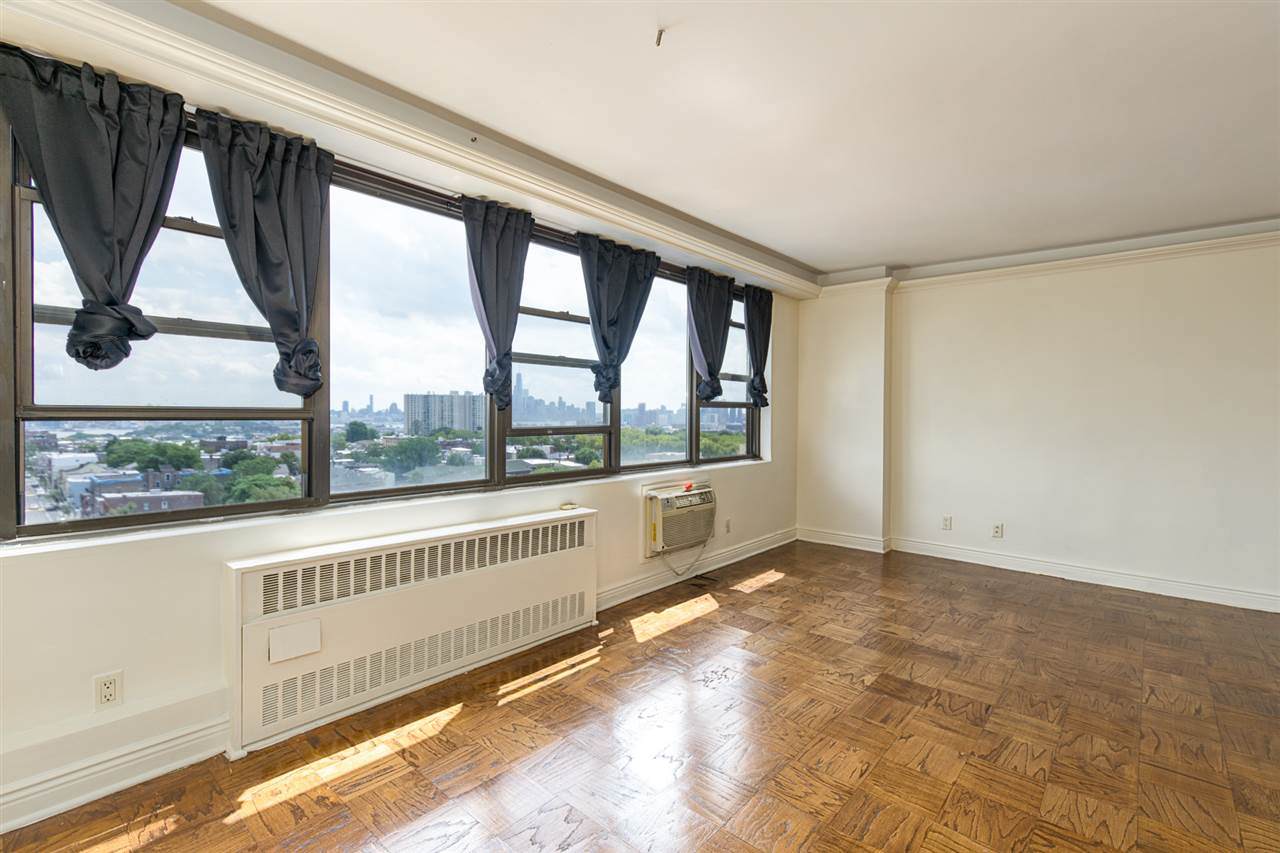 500 Central Ave - Photo 1