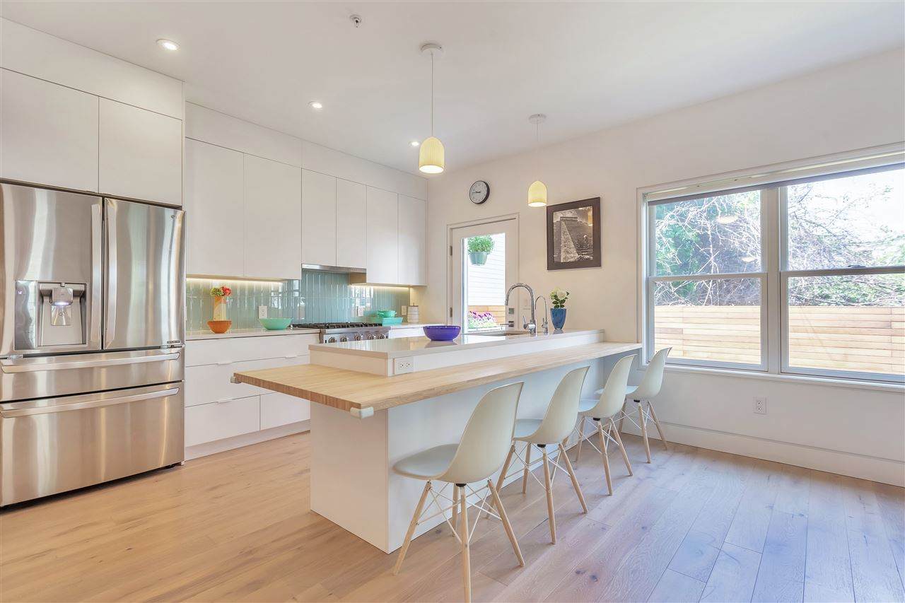 415 Monmouth St - Photo 1