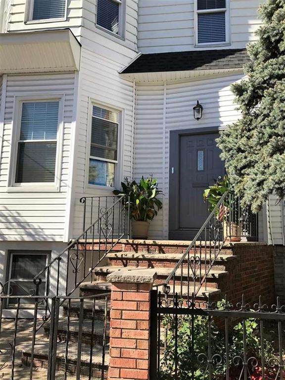 343 Summit Ave - Photo 1