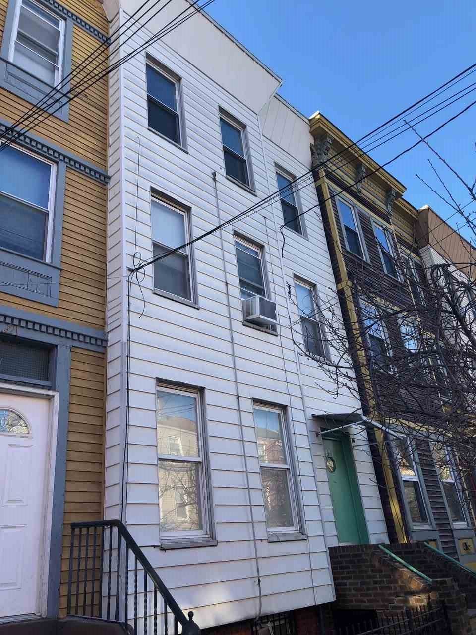 223 Brunswick St - Photo 1