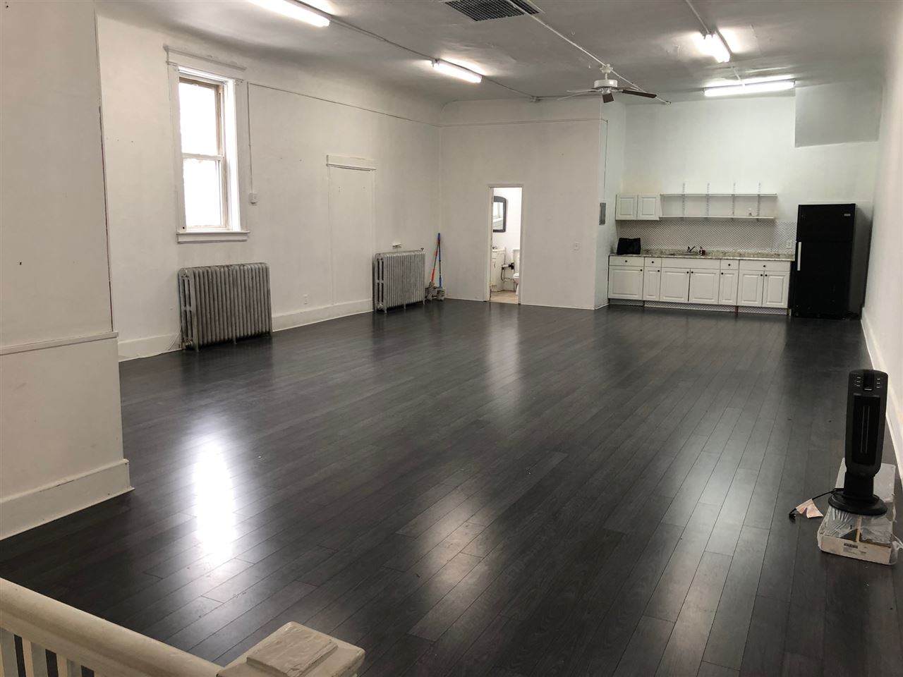 107 Hutton St - Photo 1