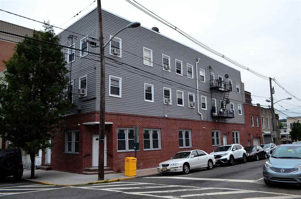 4310 Hudson Ave - Photo 1