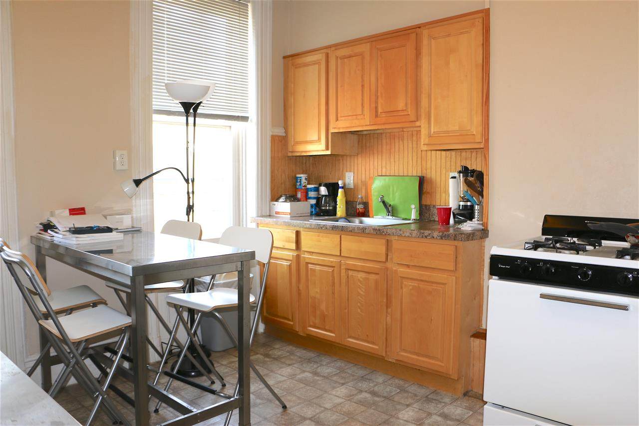 404 Adams St - Photo 1