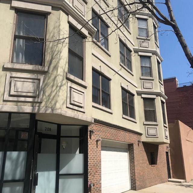 208 Grand St - Photo 1