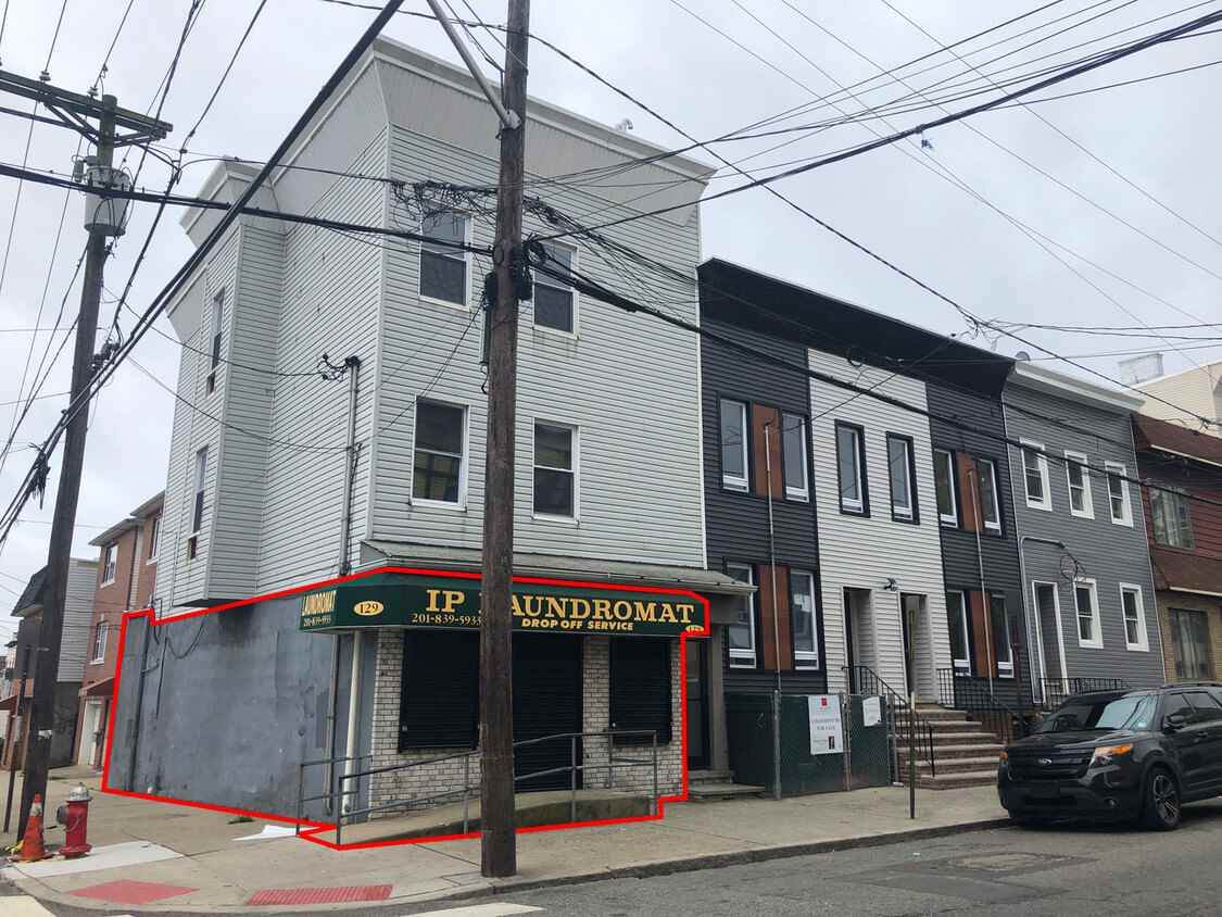 129 Griffith St - Photo 1